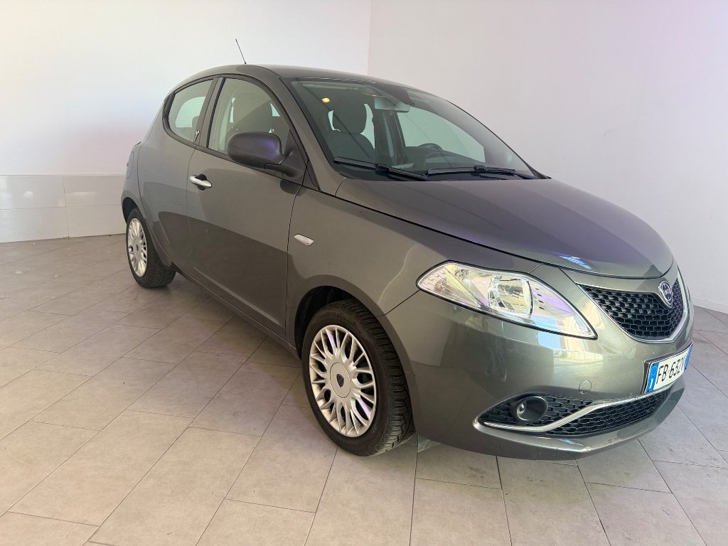 LANCIA Ypsilon 1.2 69 CV 5 .porte Gold - 2