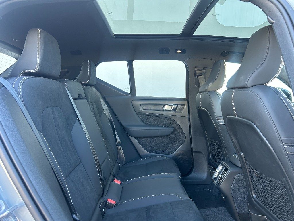 VOLVO XC40 B3 automatico Plus Dark - Foto 6