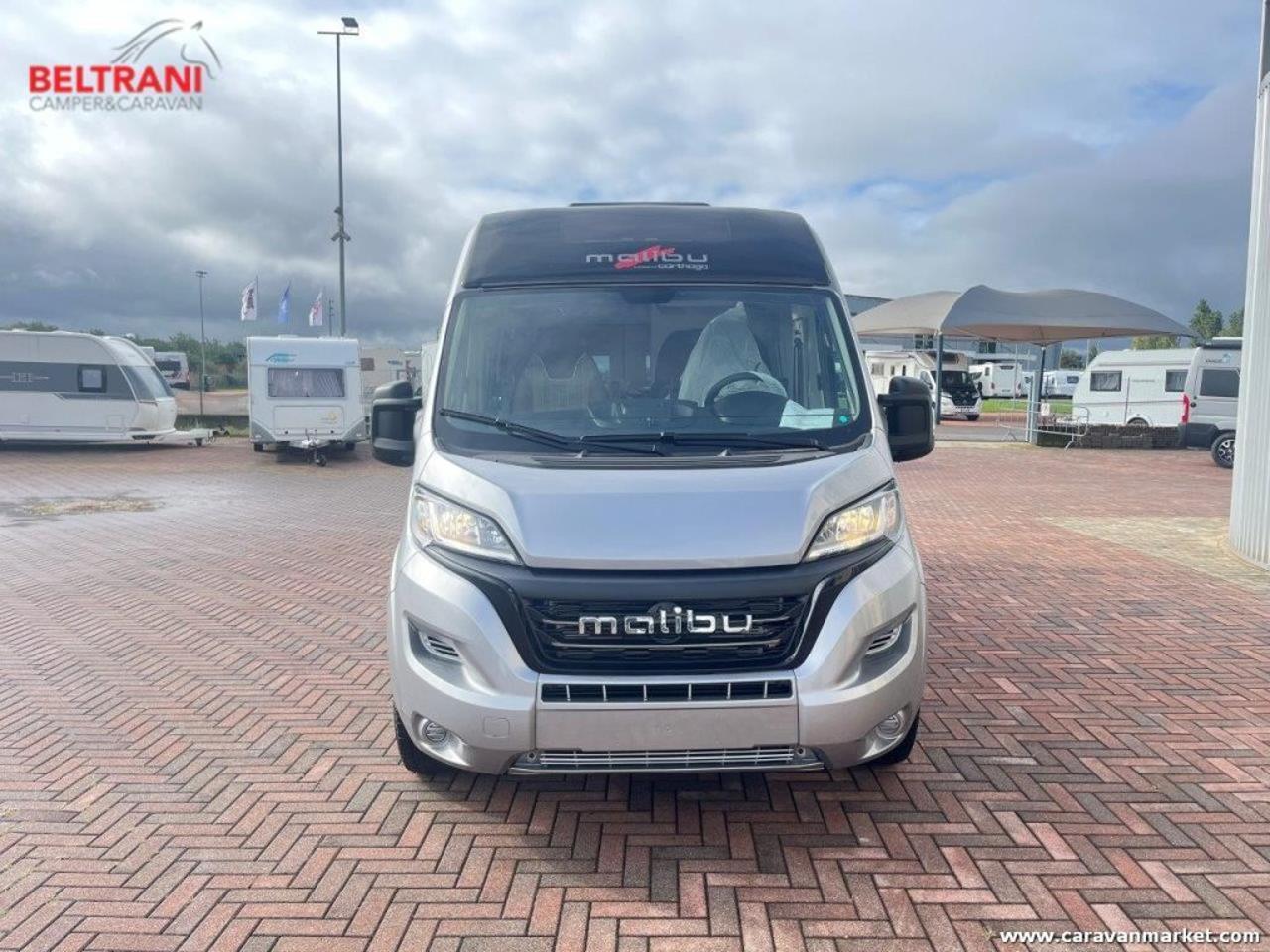 VAN FIRST CLASS TWO ROOMS GT SKYVIEW 640 LE RB