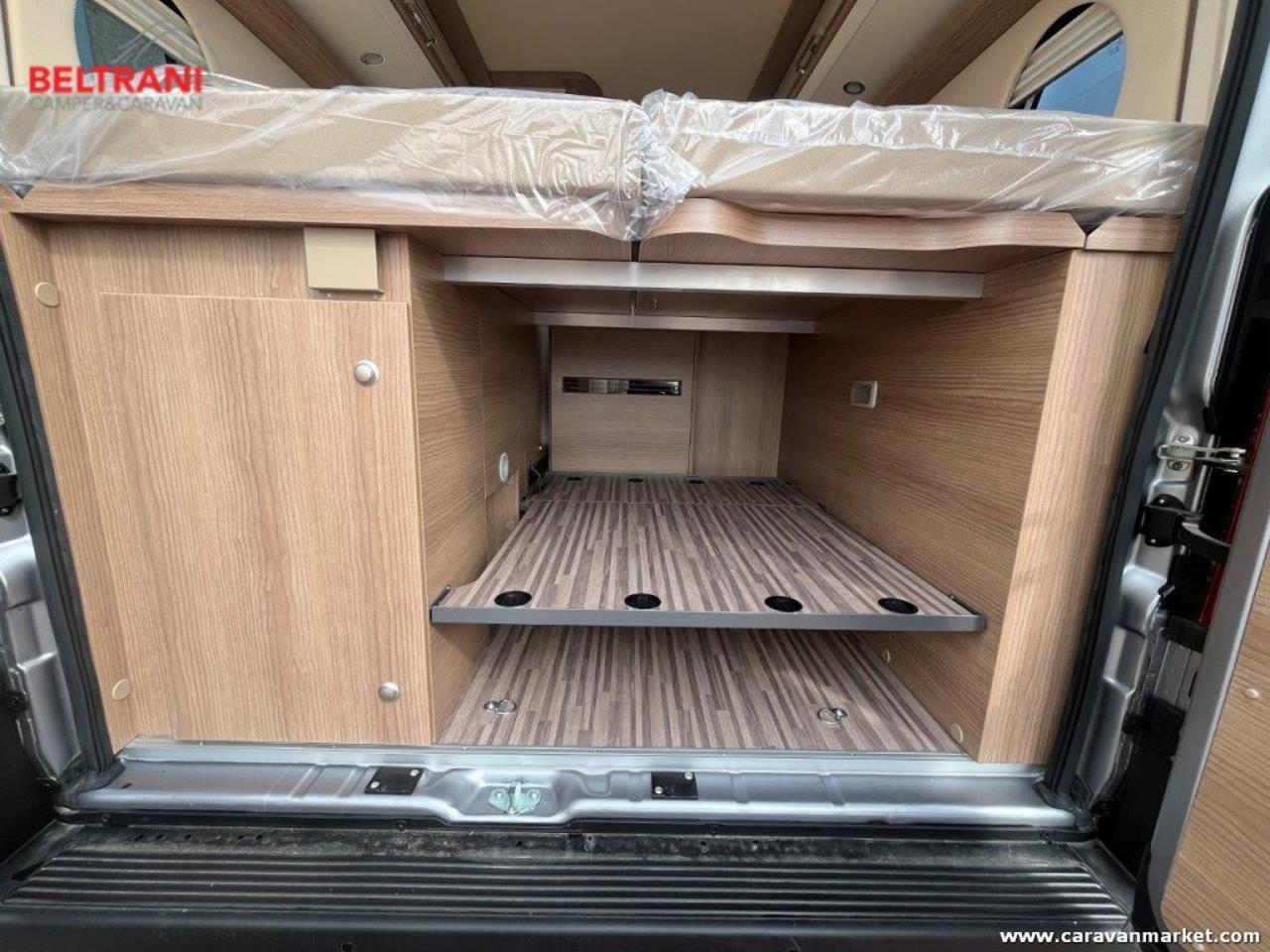 VAN FIRST CLASS TWO ROOMS GT SKYVIEW 640 LE RB