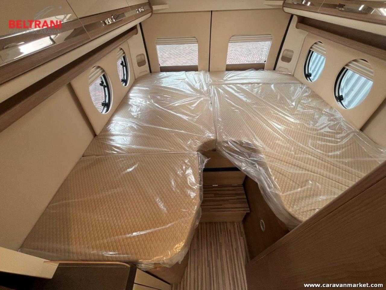 VAN FIRST CLASS TWO ROOMS GT SKYVIEW 640 LE RB
