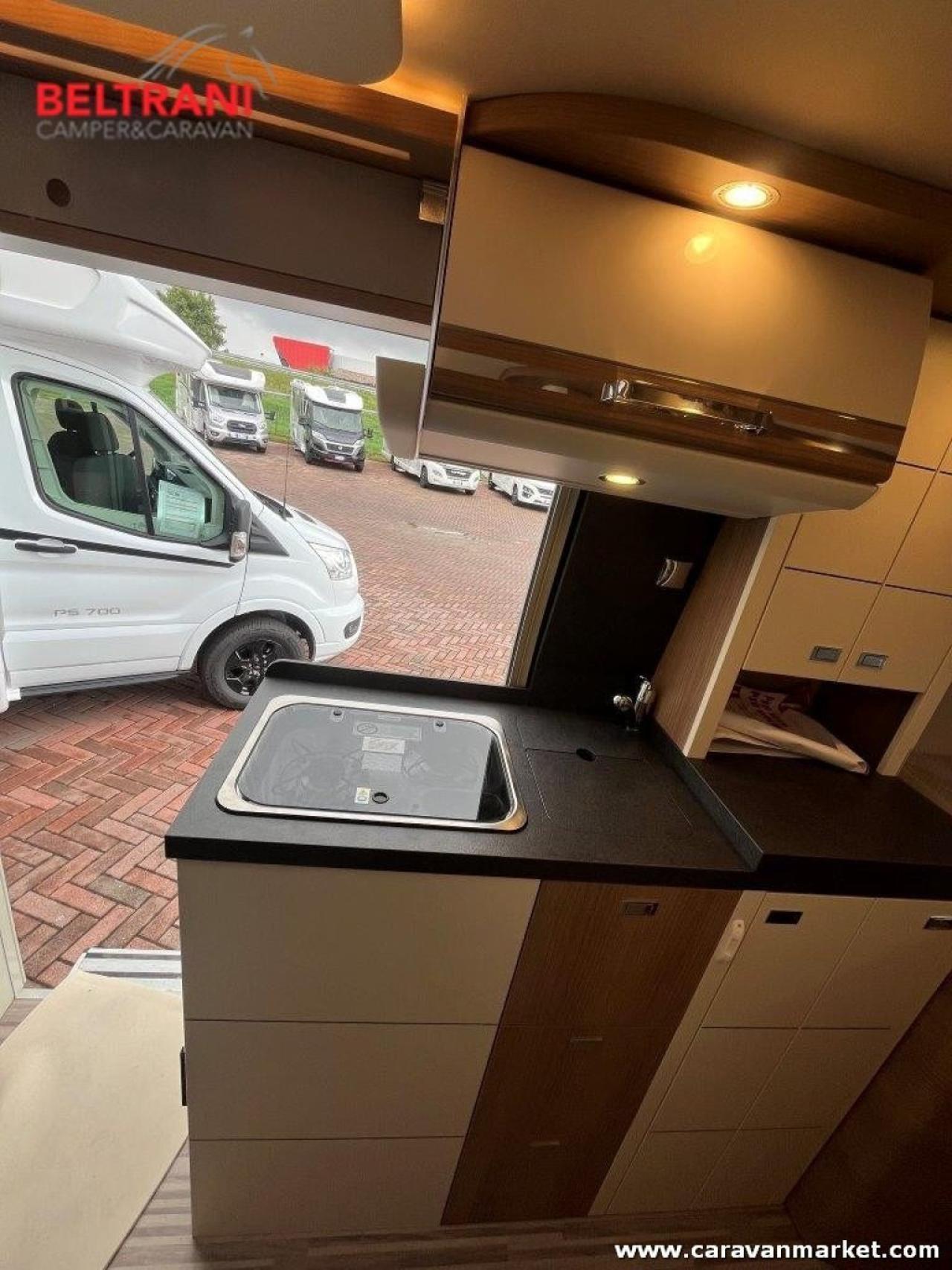 VAN FIRST CLASS TWO ROOMS GT SKYVIEW 640 LE RB