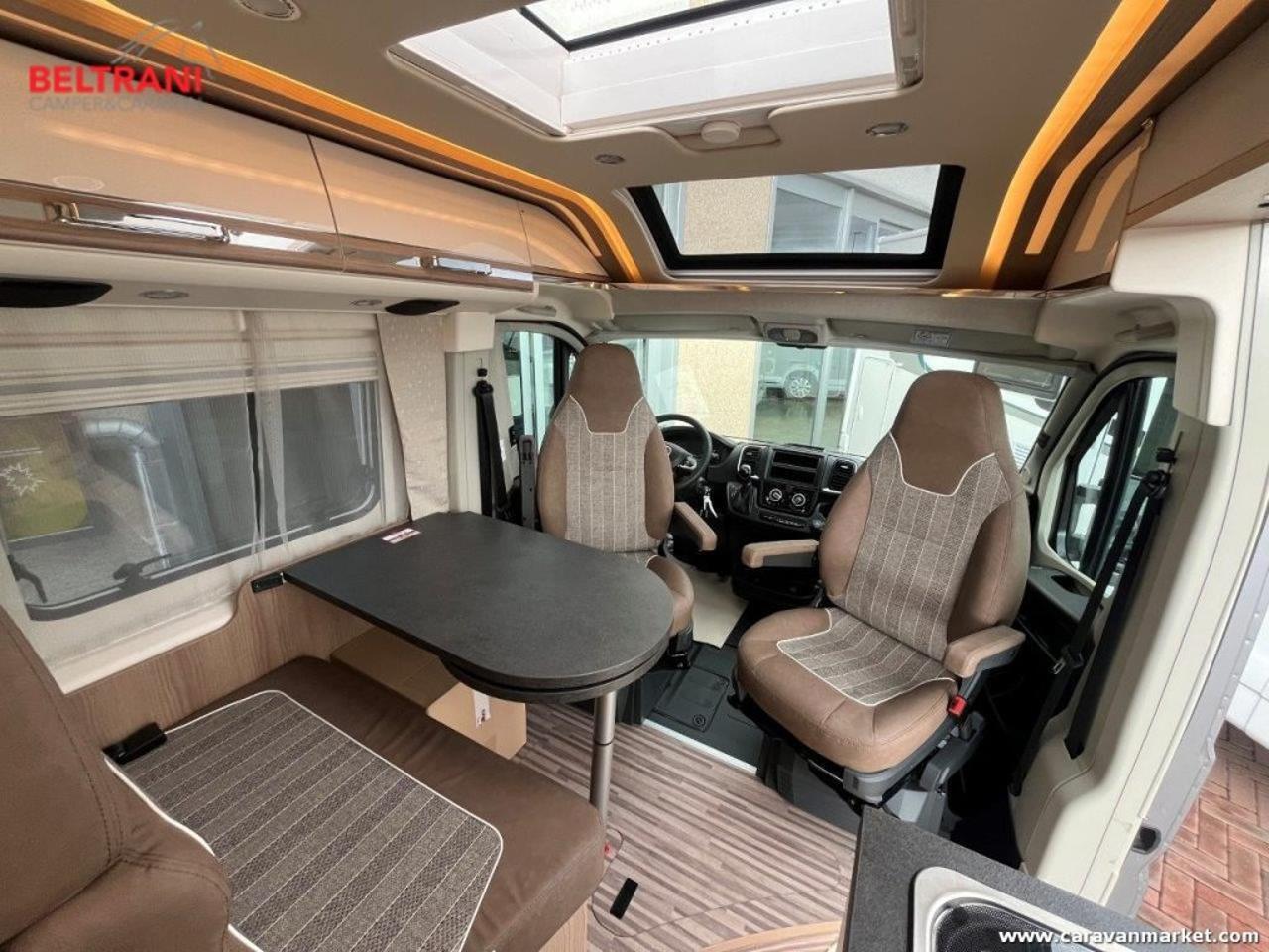 VAN FIRST CLASS TWO ROOMS GT SKYVIEW 640 LE RB