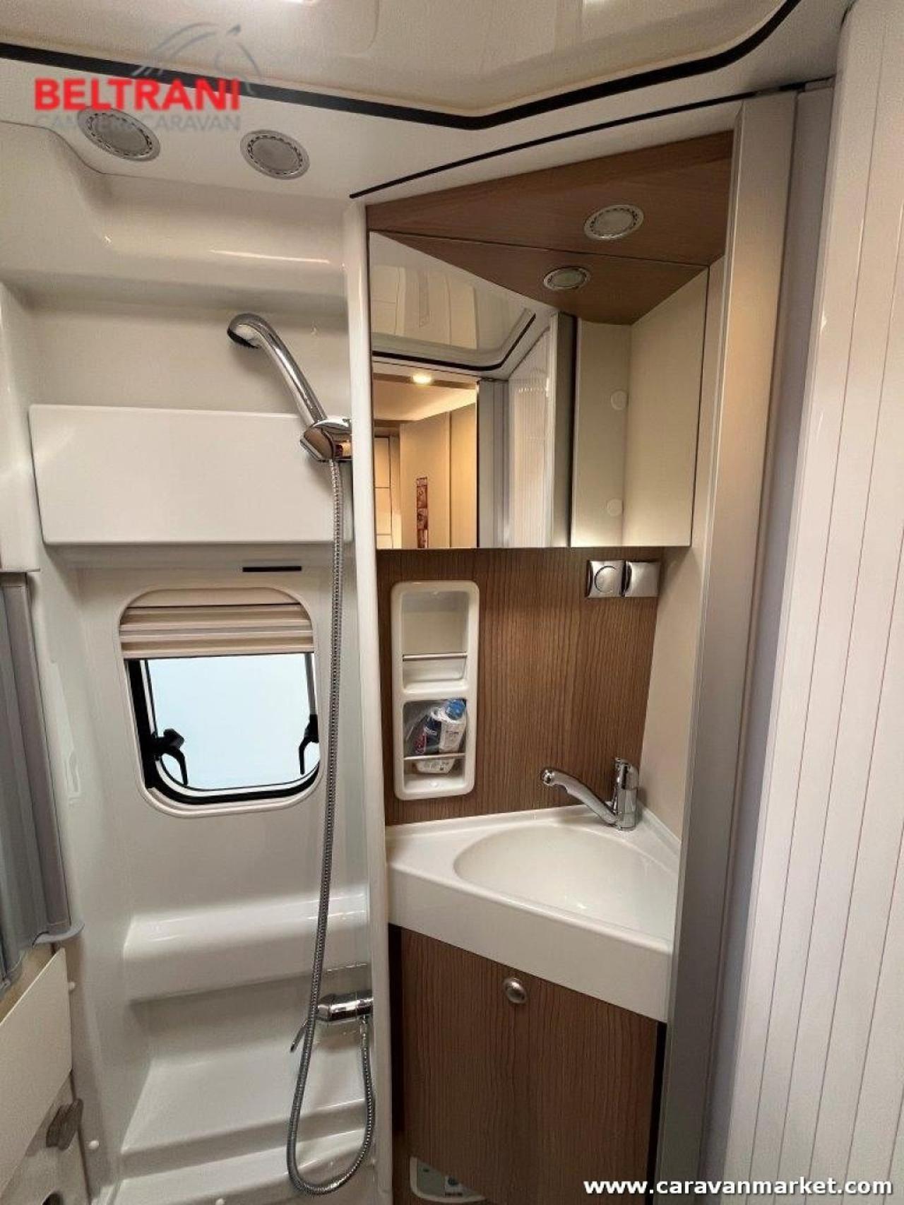 VAN FIRST CLASS TWO ROOMS GT SKYVIEW 640 LE RB