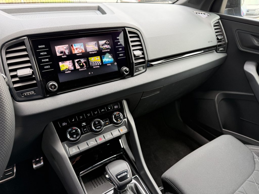 SKODA Karoq 1.5 TSI DSG SportLine GANCIO Matrix Cam Smart Link - 8