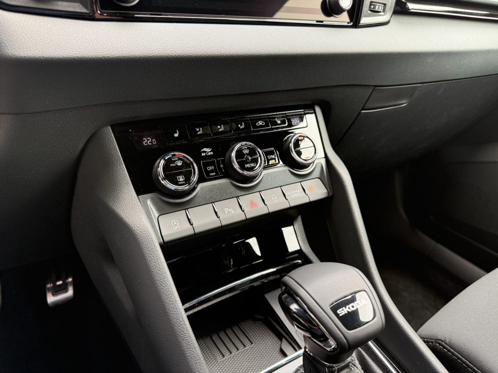 SKODA Karoq 1.5 TSI DSG SportLine GANCIO Matrix Cam Smart Link - 14