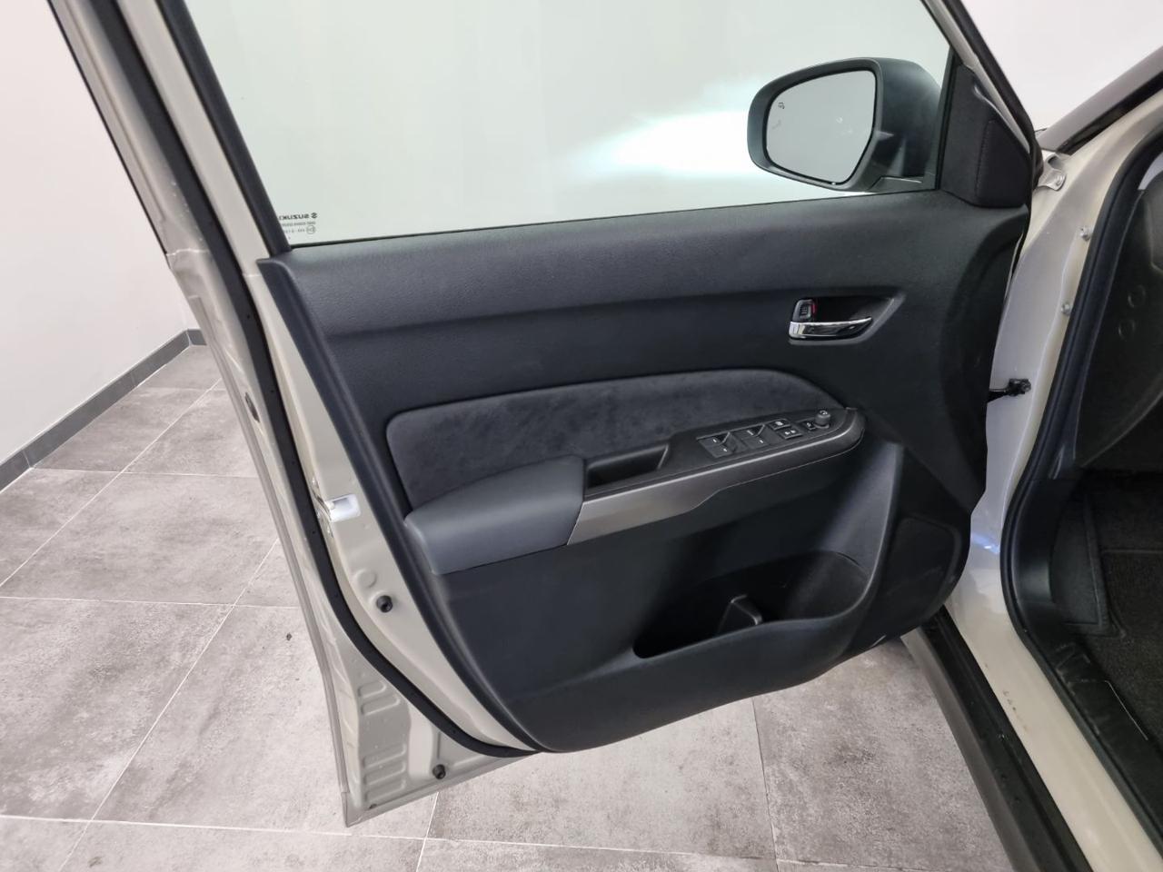 SUZUKI Vitara 1.4 Hybrid A/T 4WD AllGrip Starview - 19