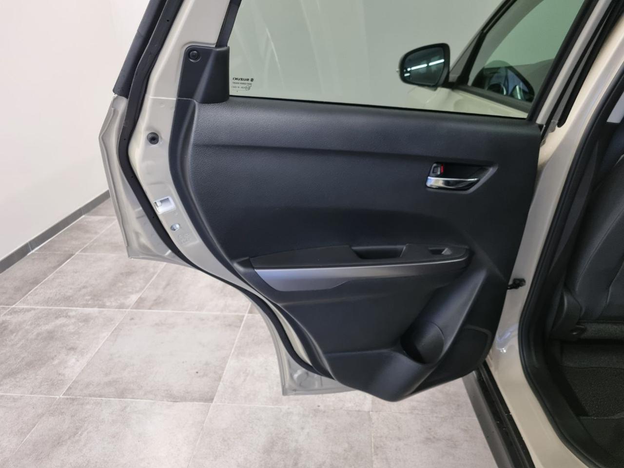 SUZUKI Vitara 1.4 Hybrid A/T 4WD AllGrip Starview - 23