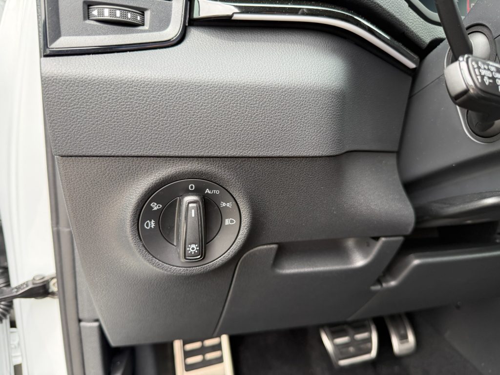 SKODA Karoq 1.5 TSI DSG SportLine GANCIO Matrix Cam Smart Link - 9