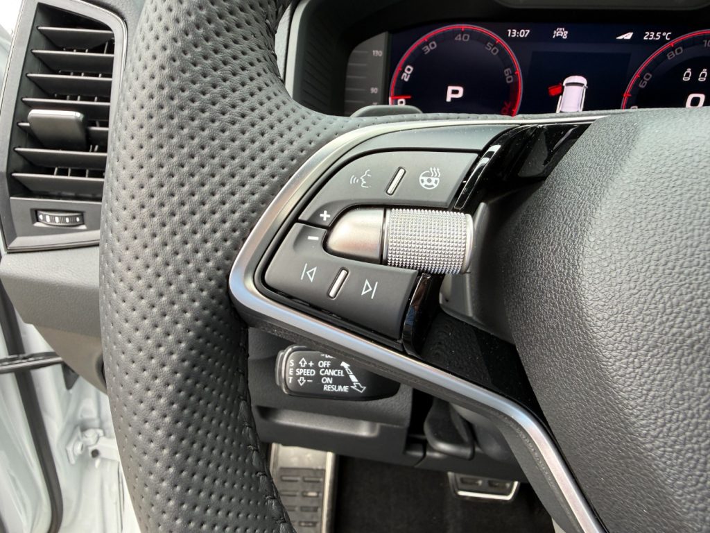 SKODA Karoq 1.5 TSI DSG SportLine GANCIO Matrix Cam Smart Link - 11