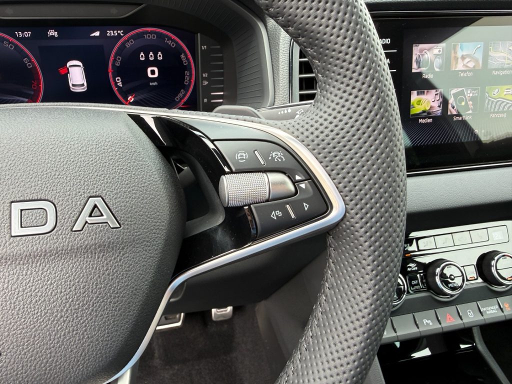 SKODA Karoq 1.5 TSI DSG SportLine GANCIO Matrix Cam Smart Link - 12