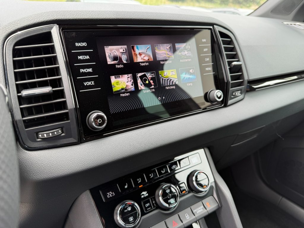 SKODA Karoq 1.5 TSI DSG SportLine GANCIO Matrix Cam Smart Link - 13