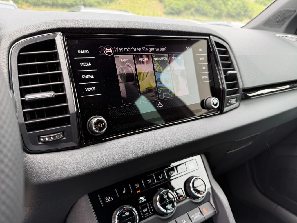 SKODA Karoq 1.5 TSI DSG SportLine GANCIO Matrix Cam Smart Link - 15