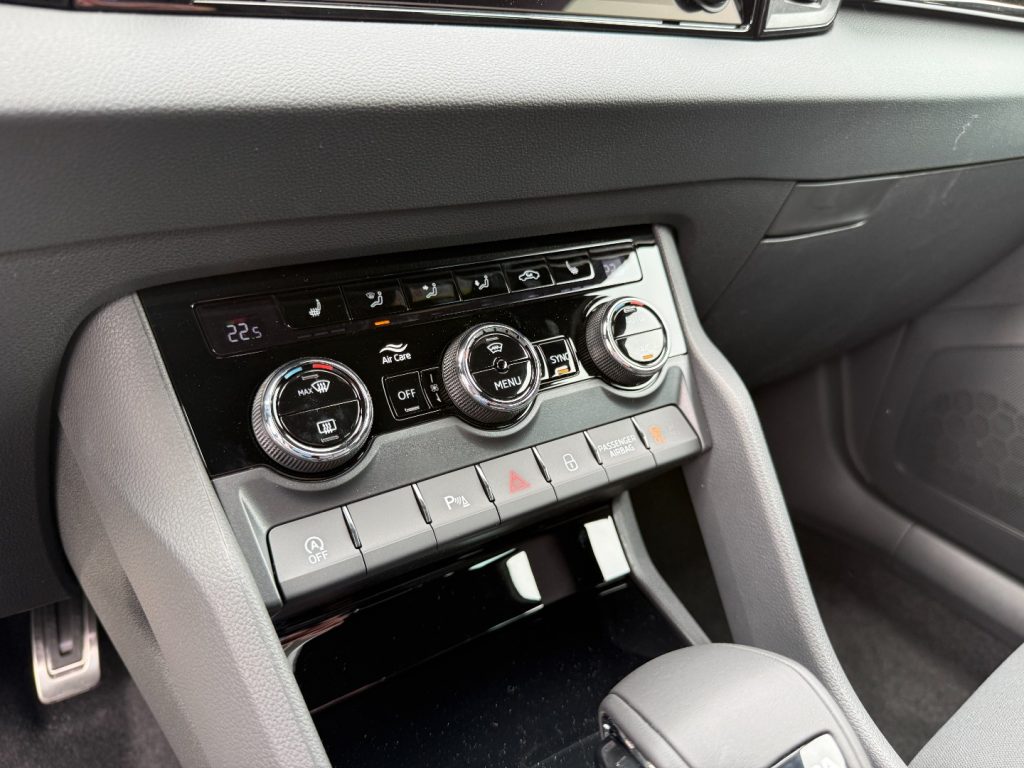 SKODA Karoq 1.5 TSI DSG SportLine GANCIO Matrix Cam Smart Link - 17