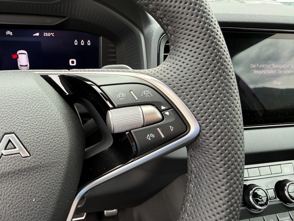SKODA Karoq 1.5 TSI DSG SportLine GANCIO Matrix Cam Smart Link - 9