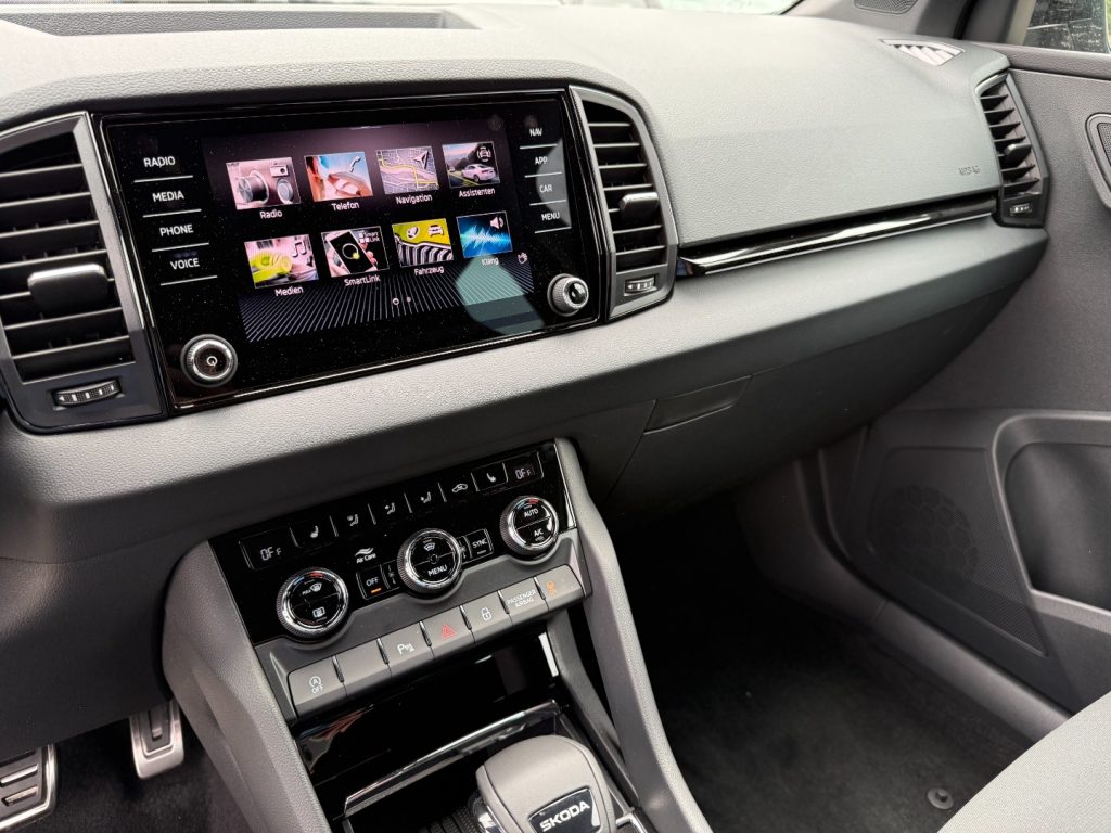 SKODA Karoq 1.5 TSI DSG SportLine GANCIO Matrix Cam Smart Link - 10