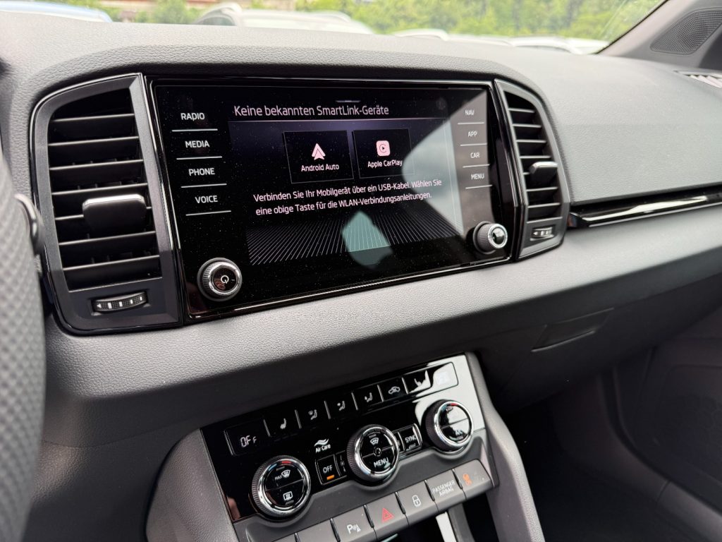 SKODA Karoq 1.5 TSI DSG SportLine GANCIO Matrix Cam Smart Link - 12