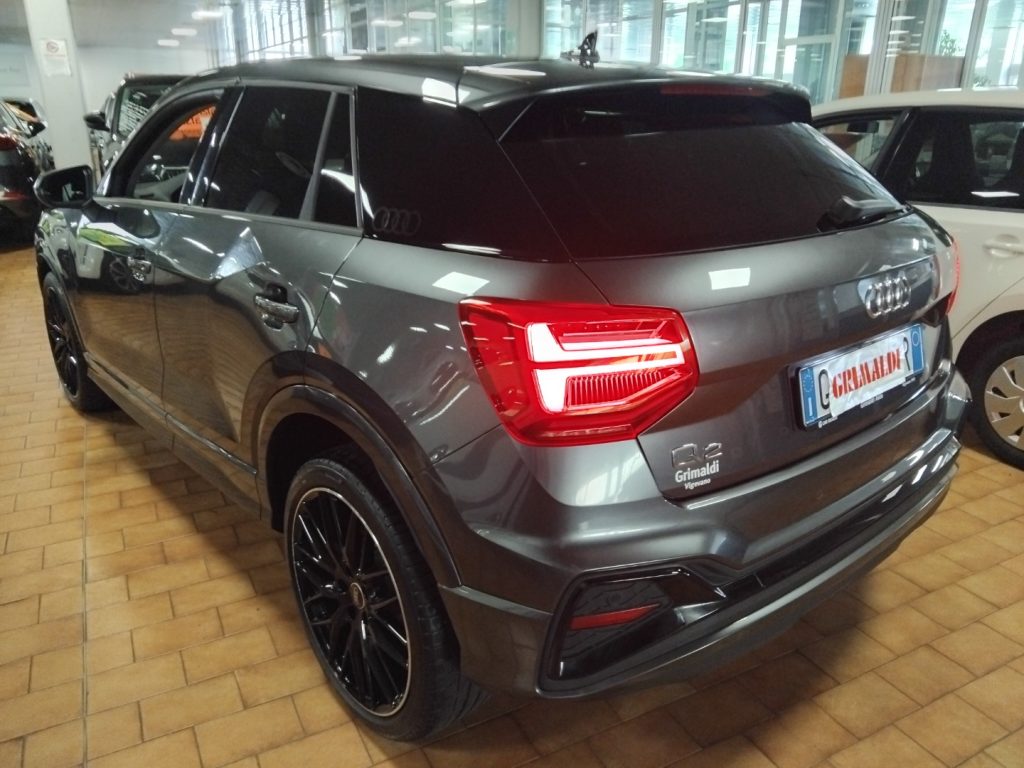 AUDI Q2 35 TDI S tronic Identity Black MATRIX 19 - 4