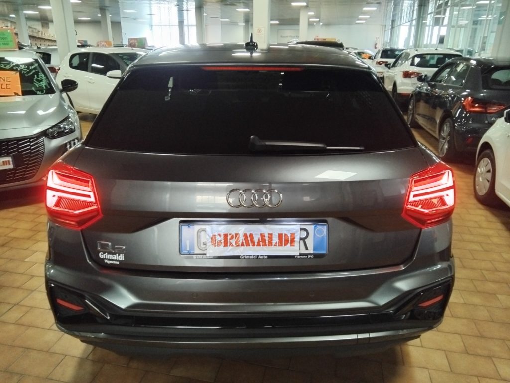 AUDI Q2 35 TDI S tronic Identity Black MATRIX 19 - 5