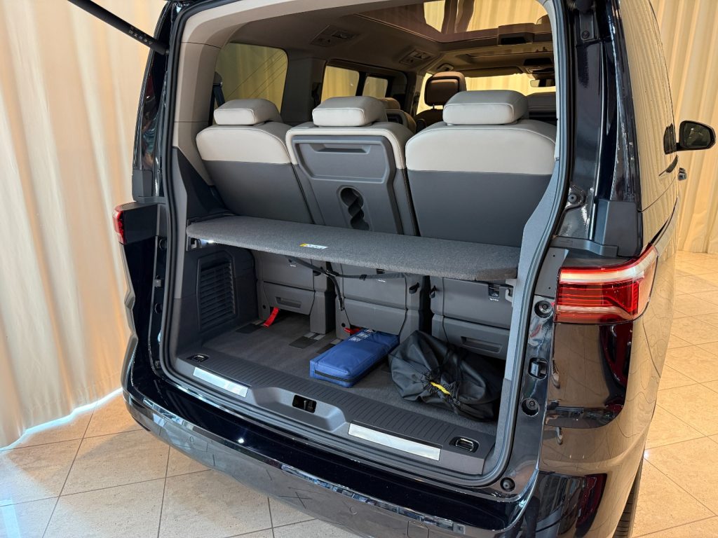 VOLKSWAGEN Multivan 1.5 PHEV DSG 4Motion Style 7P 19Matrix Pano - 22