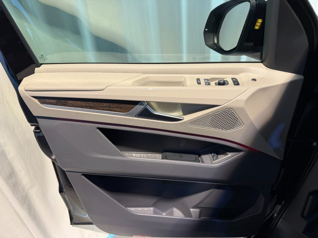 VOLKSWAGEN Multivan 1.5 PHEV DSG 4Motion Style 7P 19Matrix Pano - 20