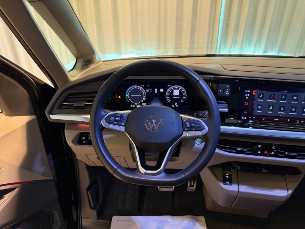 VOLKSWAGEN Multivan 1.5 PHEV DSG 4Motion Style 7P 19Matrix Pano - 7