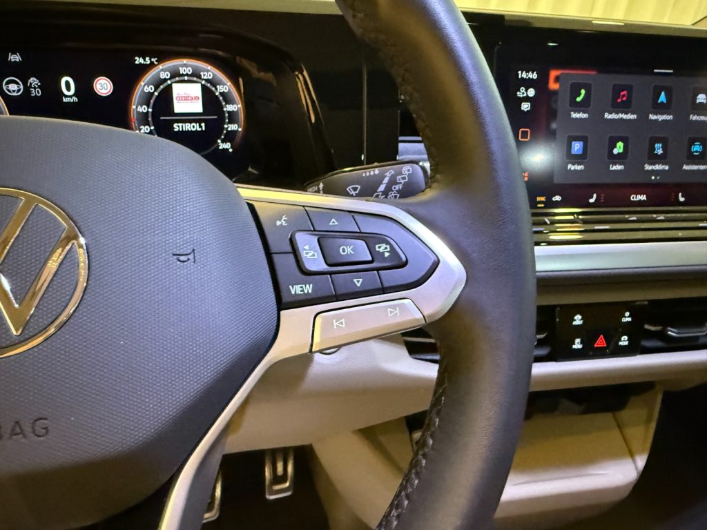 VOLKSWAGEN Multivan 1.5 PHEV DSG 4Motion Style 7P 19Matrix Pano - 11