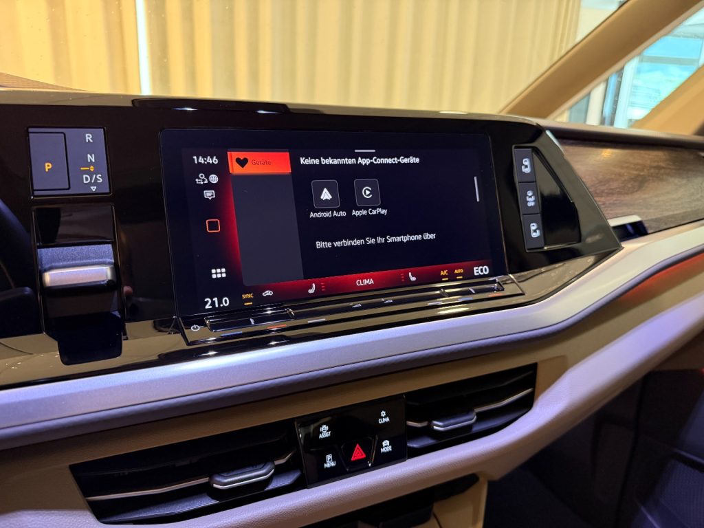 VOLKSWAGEN Multivan 1.5 PHEV DSG 4Motion Style 7P 19Matrix Pano - 13