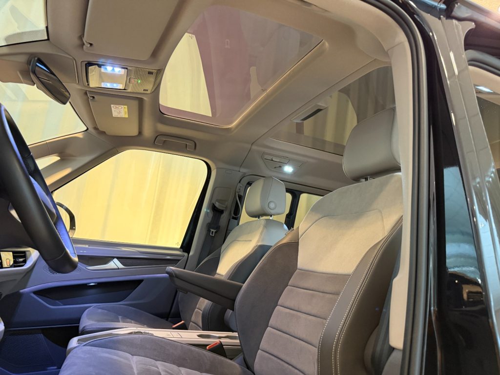 VOLKSWAGEN Multivan 1.5 PHEV DSG 4Motion Style 7P 19Matrix Pano - 18