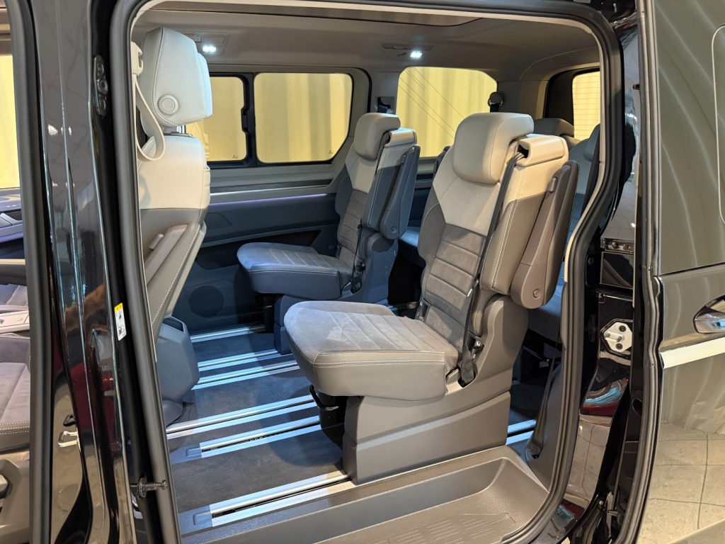 VOLKSWAGEN Multivan 1.5 PHEV DSG 4Motion Style 7P 19Matrix Pano - 5