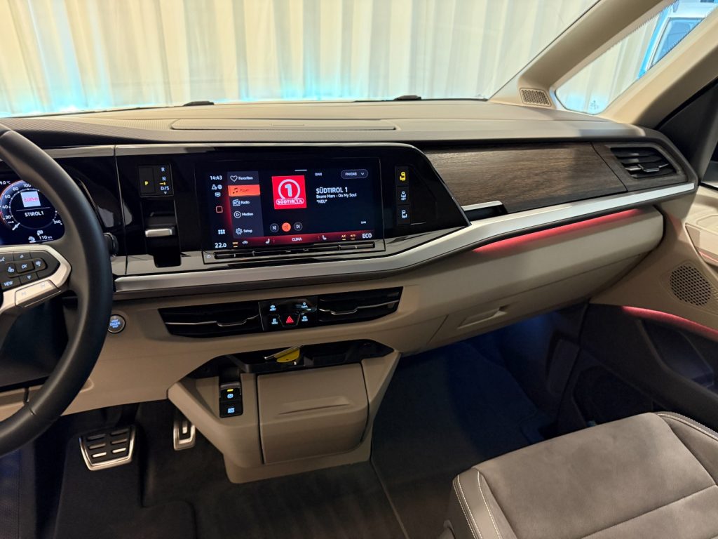 VOLKSWAGEN Multivan 1.5PHEV DSG 4M BiColor Style 7P 19Matrix Pano - 8