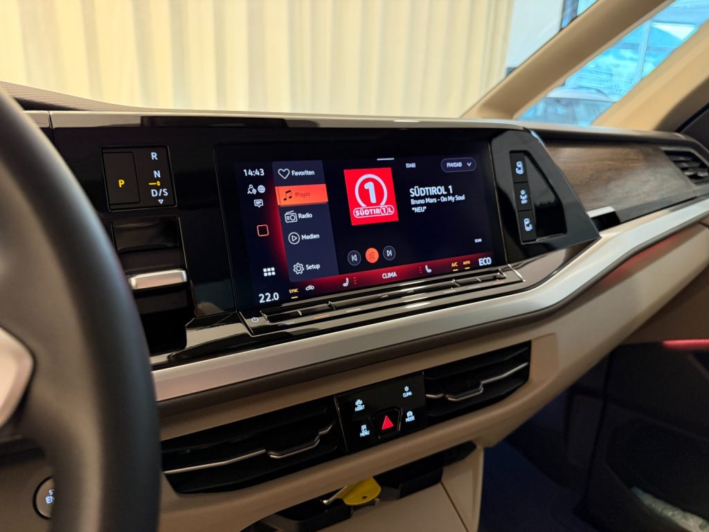VOLKSWAGEN Multivan 1.5PHEV DSG 4M BiColor Style 7P 19Matrix Pano - 12