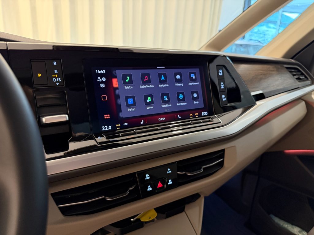 VOLKSWAGEN Multivan 1.5PHEV DSG 4M BiColor Style 7P 19Matrix Pano - 13