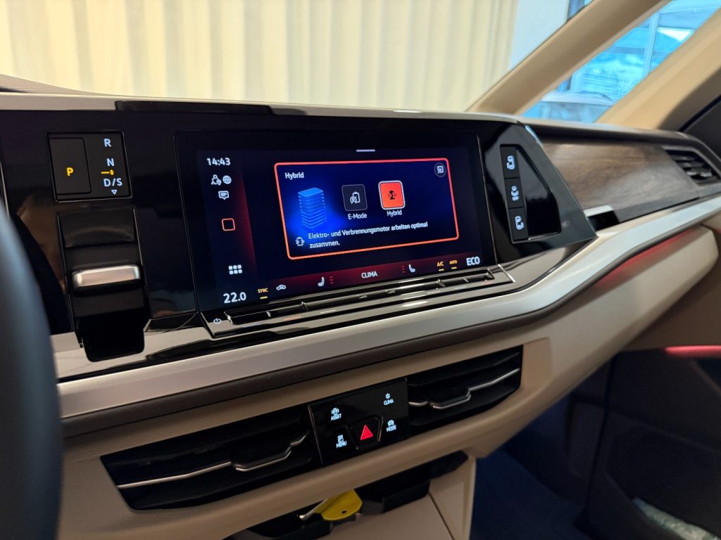 VOLKSWAGEN Multivan 1.5PHEV DSG 4M BiColor Style 7P 19Matrix Pano - 16