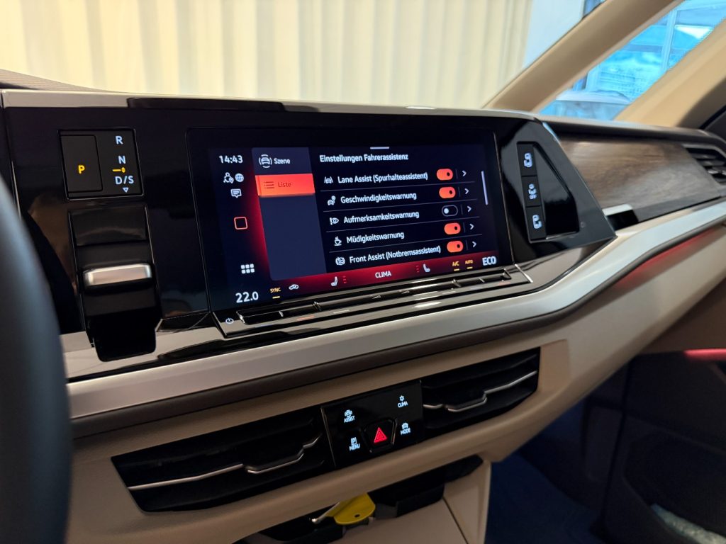 VOLKSWAGEN Multivan 1.5PHEV DSG 4M BiColor Style 7P 19Matrix Pano - 17