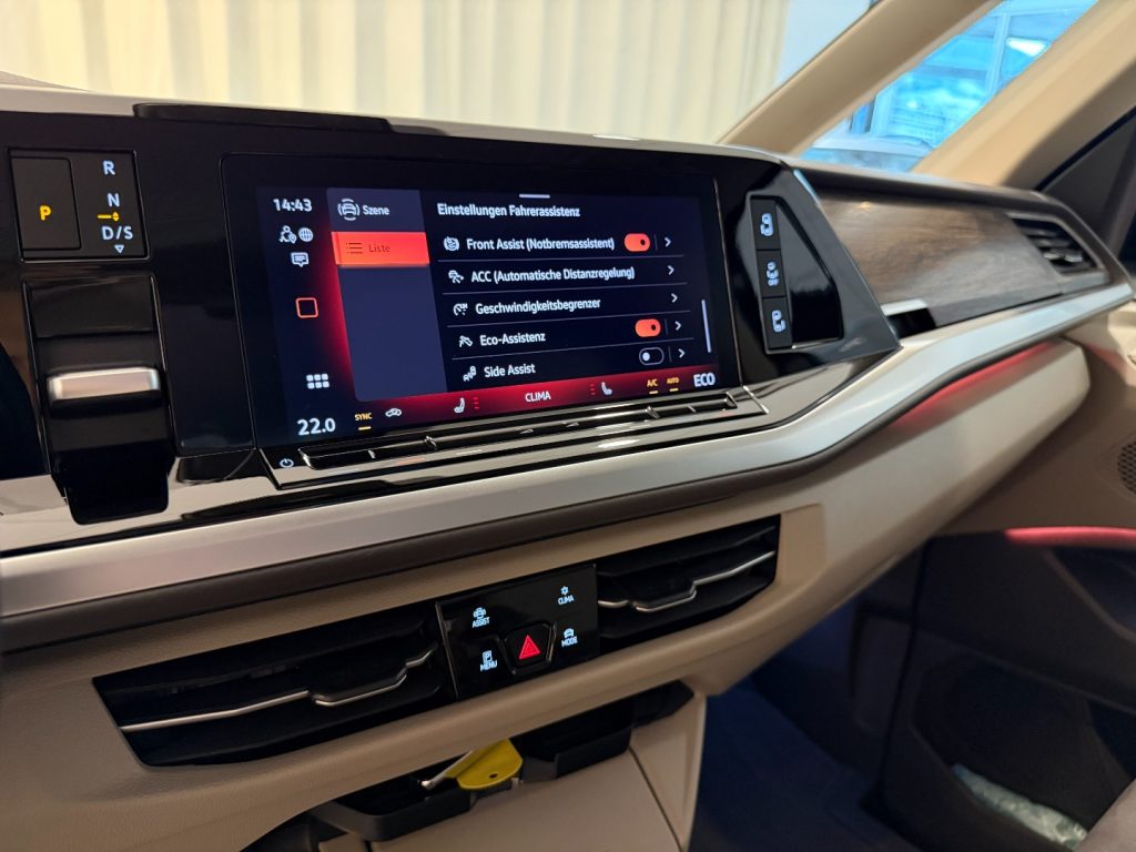 VOLKSWAGEN Multivan 1.5PHEV DSG 4M BiColor Style 7P 19Matrix Pano - 18