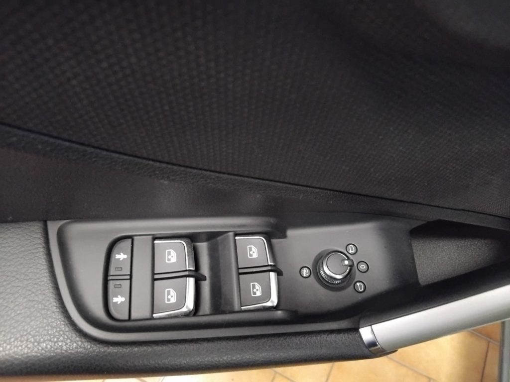 AUDI Q2 35 TFSI S tronic Admired Advanced MATRIX VIDEO - 17