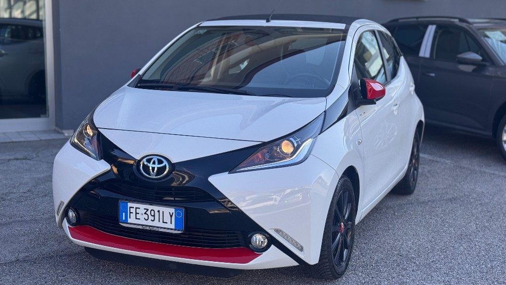 TOYOTA Aygo 1.0 VVT-i 69 CV 5 porte x-wave - 2