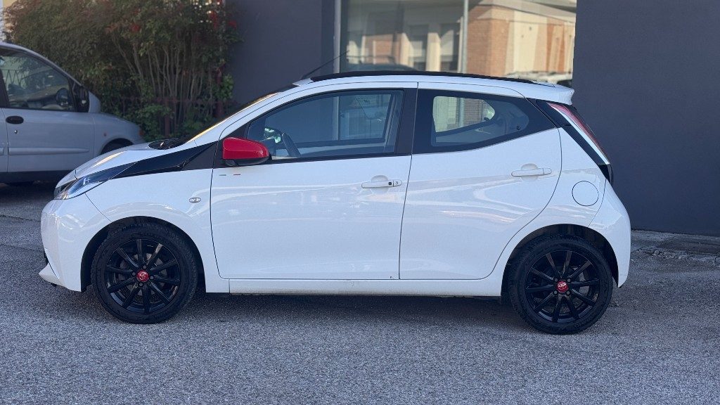 TOYOTA Aygo 1.0 VVT-i 69 CV 5 porte x-wave - 5