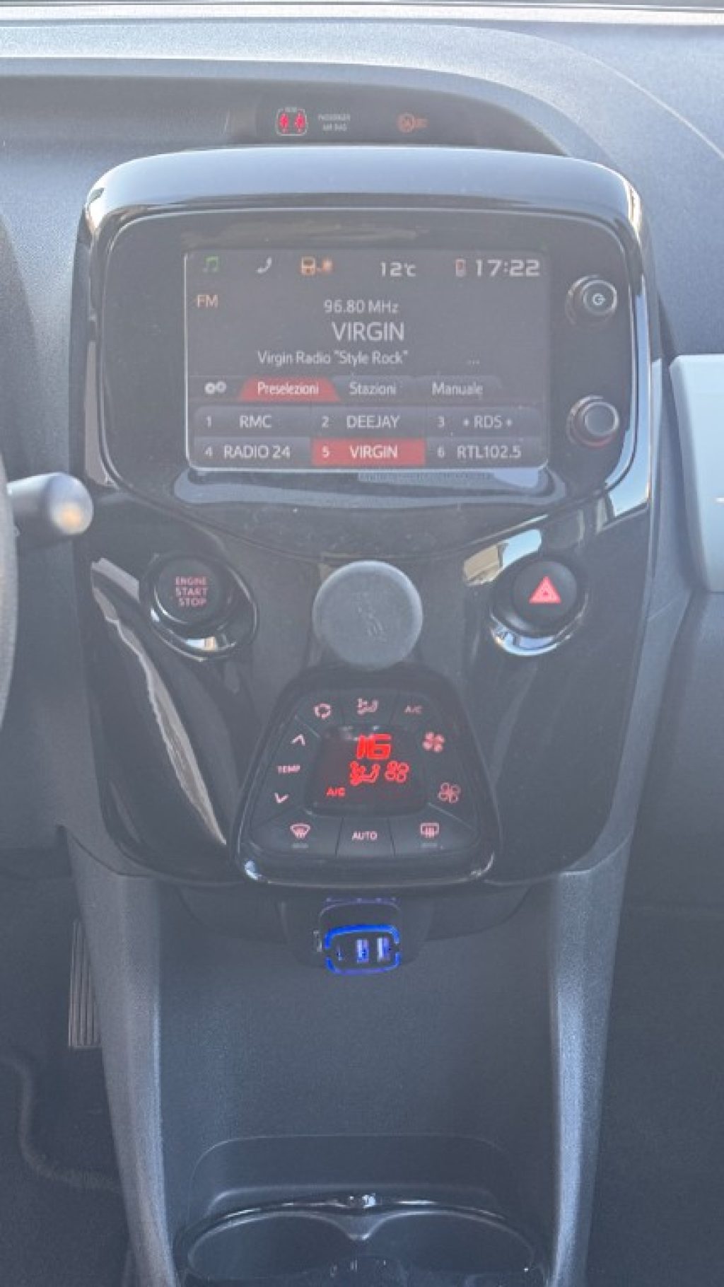 TOYOTA Aygo 1.0 VVT-i 69 CV 5 porte x-wave - 11