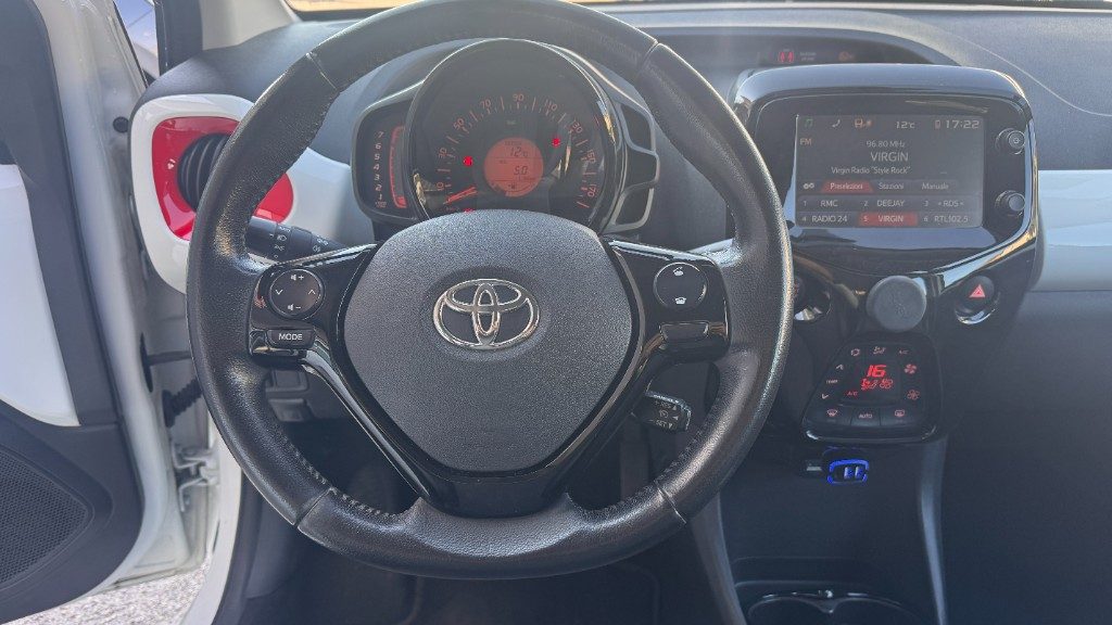 TOYOTA Aygo 1.0 VVT-i 69 CV 5 porte x-wave - 12