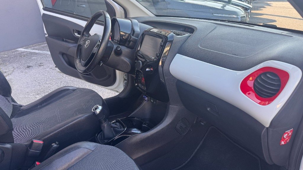 TOYOTA Aygo 1.0 VVT-i 69 CV 5 porte x-wave - 13