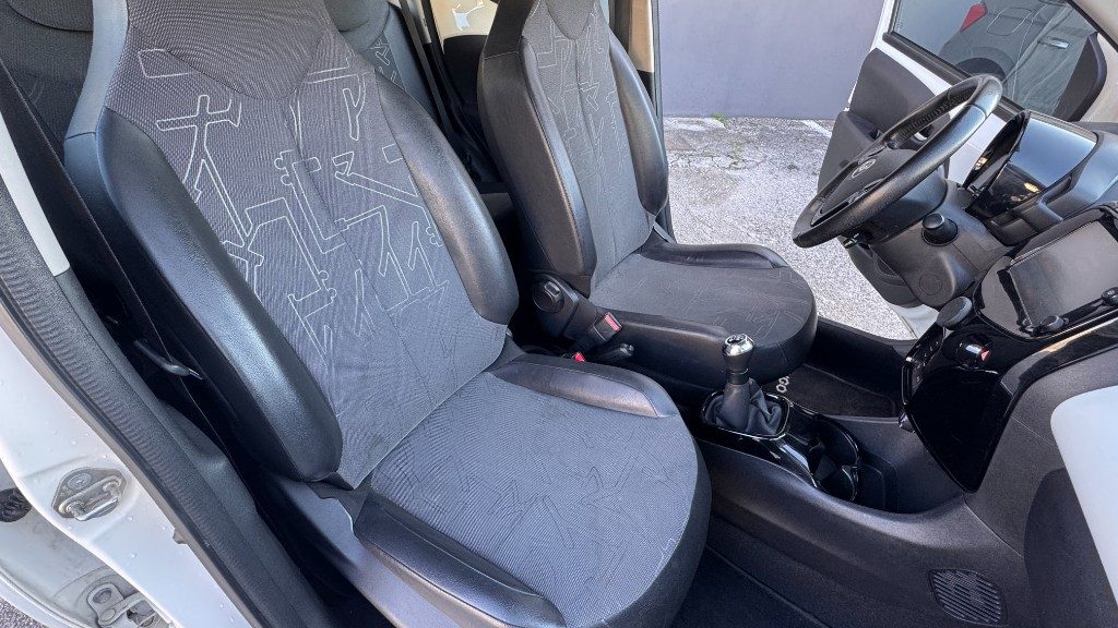 TOYOTA Aygo 1.0 VVT-i 69 CV 5 porte x-wave - 14