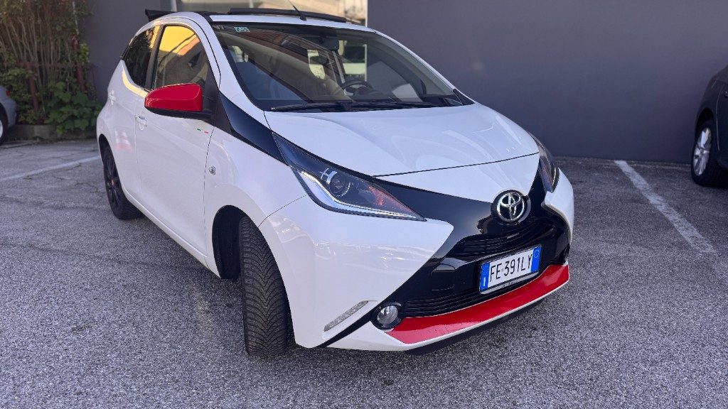 TOYOTA Aygo 1.0 VVT-i 69 CV 5 porte x-wave - 24