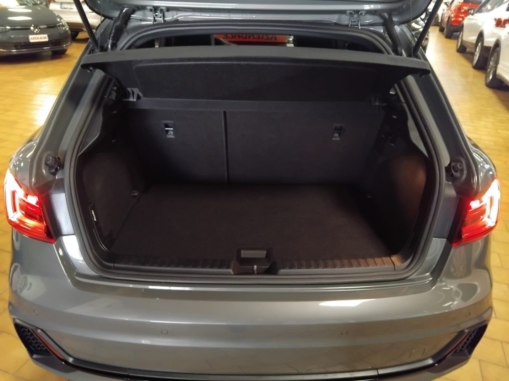 AUDI A1 SB 40 TFSI S tr. Identity Black S line 18SPEC.DAY - 10
