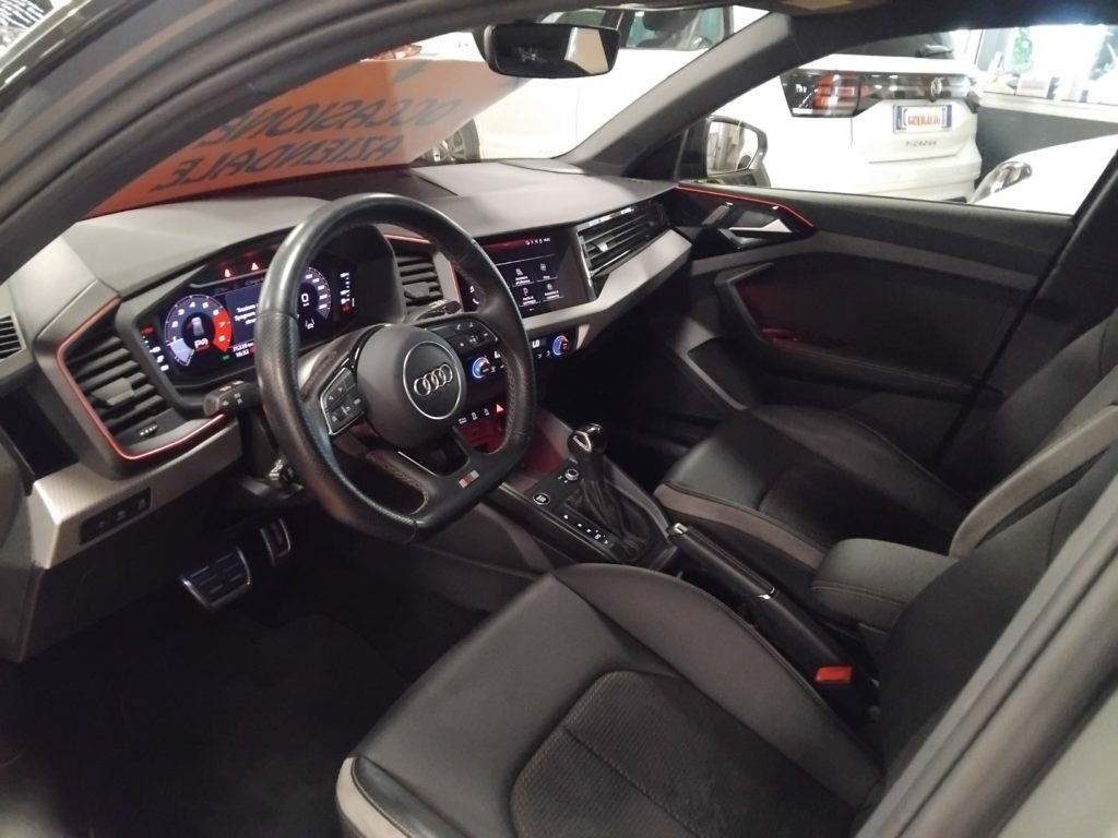 AUDI A1 SB 40 TFSI S tr. Identity Black S line 18SPEC.DAY - 16