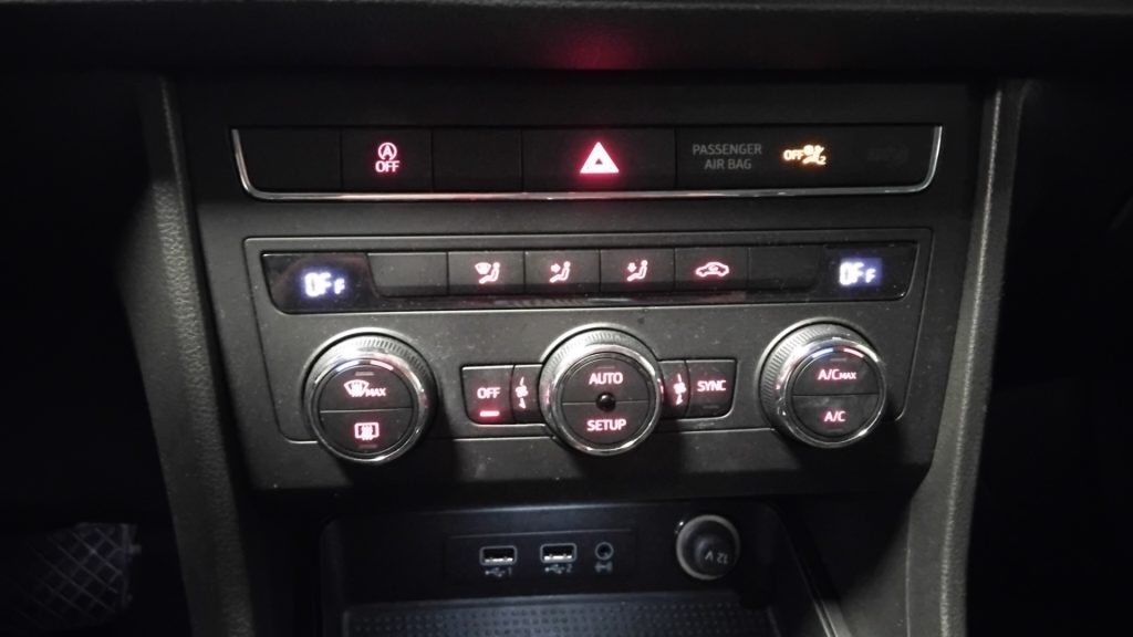 SEAT Ateca 1.6 TDI DSG Black Edition 18 GRIMALDI SPECIAL DAY - 17