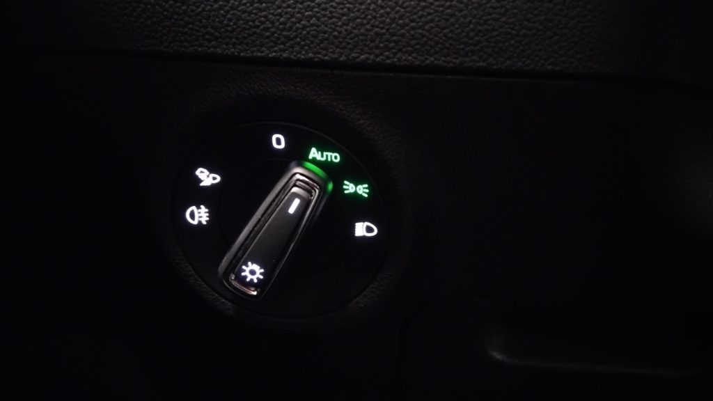 SKODA Karoq 2.0 TDI SCR 4x4 DSG Style C/GRIMALDI SPECIAL DAY - 27