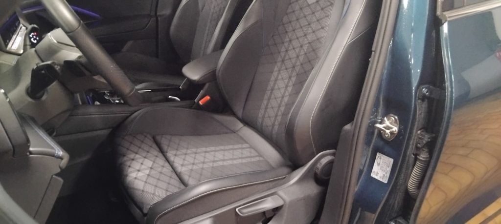 VOLKSWAGEN Tiguan 2.0 TDI 150 CV DSG R-Line C/GRIMALDI SPEC.DAY - 21