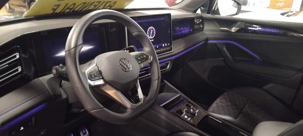 VOLKSWAGEN Tiguan 2.0 TDI 150 CV DSG R-Line C/GRIMALDI SPEC.DAY - 23